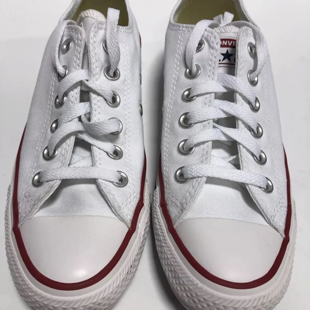 Converse Women’s Chuck Taylor All Star, White Lo Top Sneakers, Size 7 M